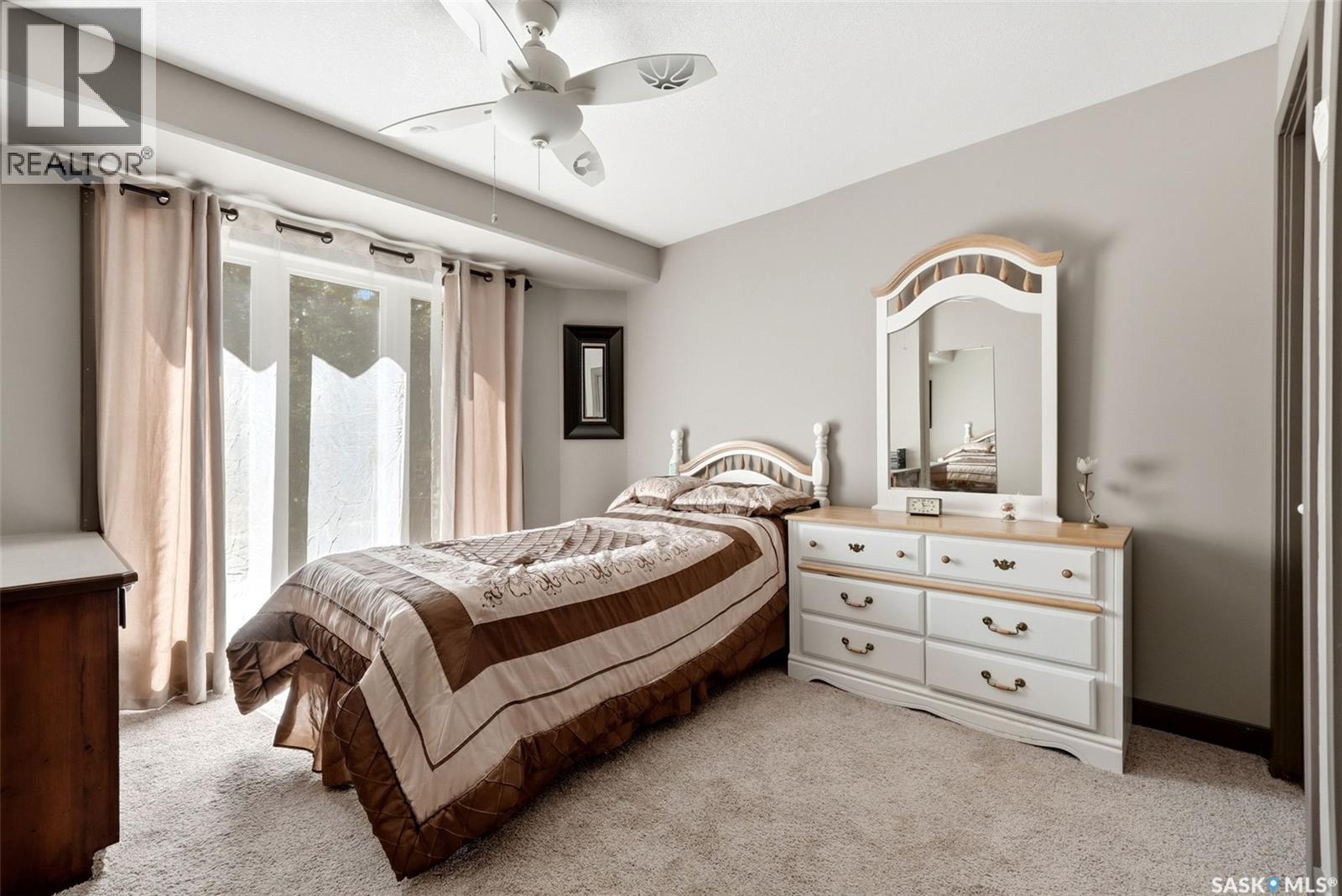 210 Pleasant Avenue, Buena Vista, SK - Indoor Photo Showing Bedroom