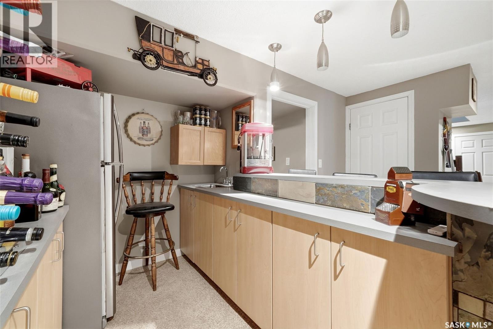210 Pleasant Avenue, Buena Vista, SK - Indoor Photo Showing Kitchen