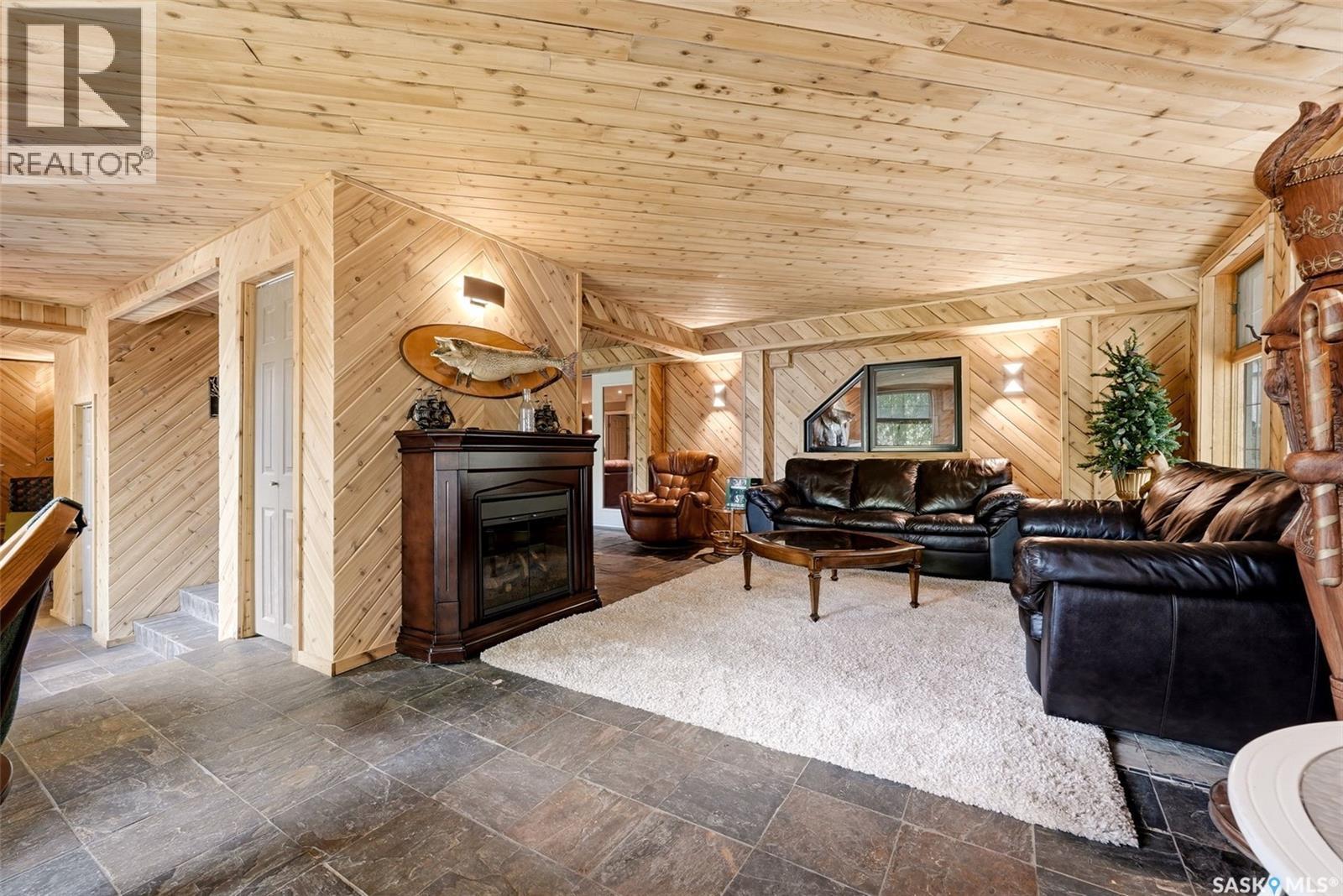 210 Pleasant Avenue, Buena Vista, SK - Indoor With Fireplace
