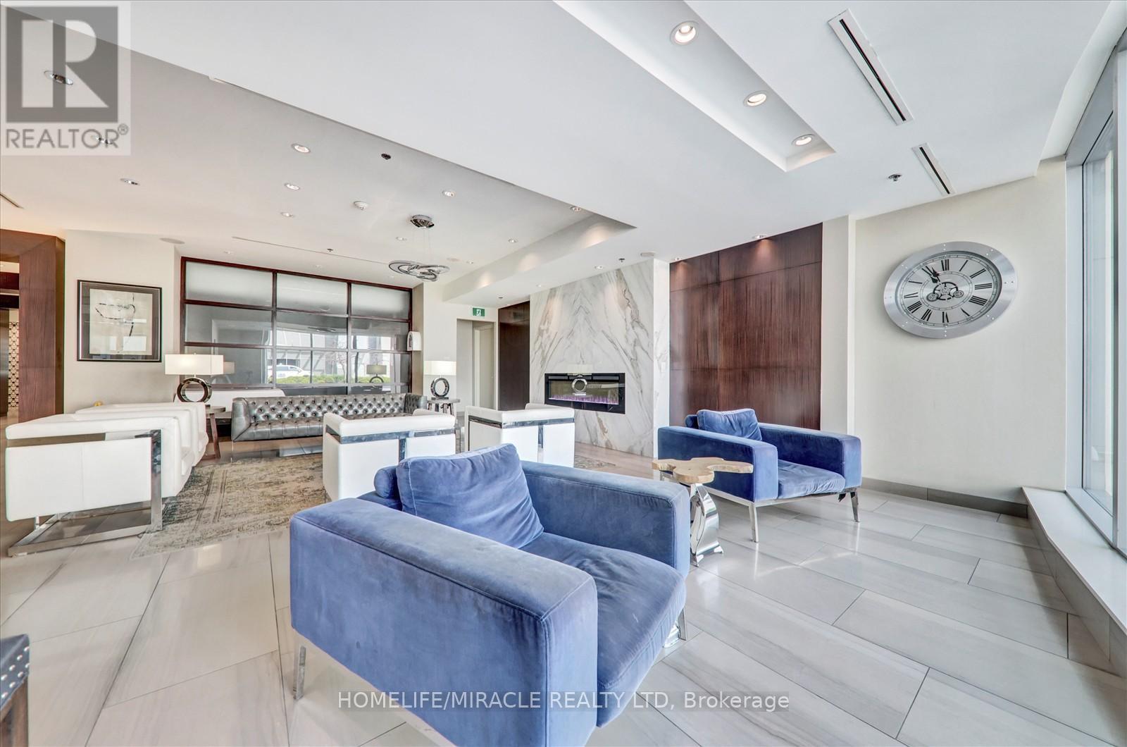 712 - 38 Lee Centre Drive, Toronto, ON - Indoor
