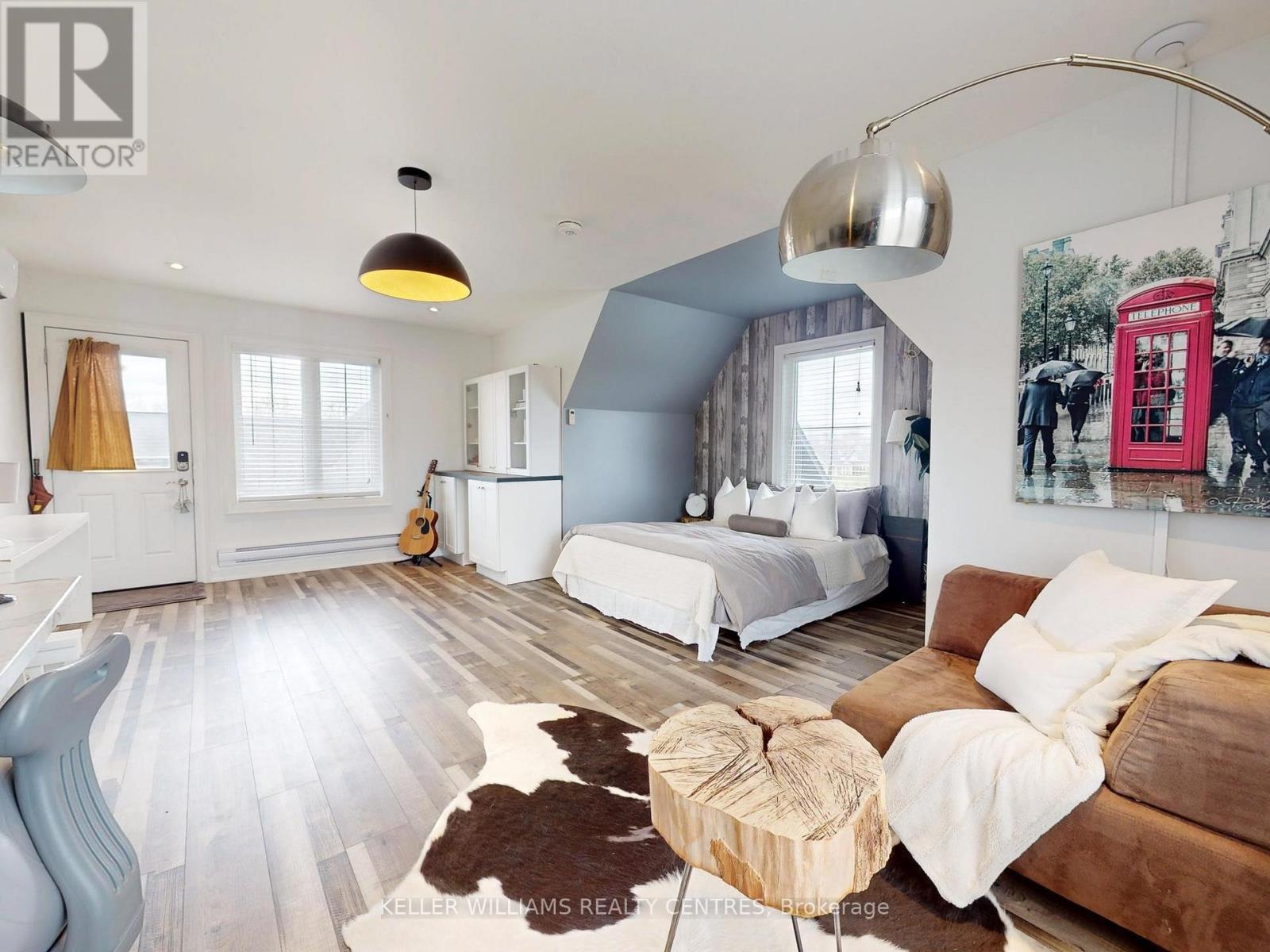 Coach House - 2 Thoroughbred Drive, Oro-Medonte, ON - Indoor