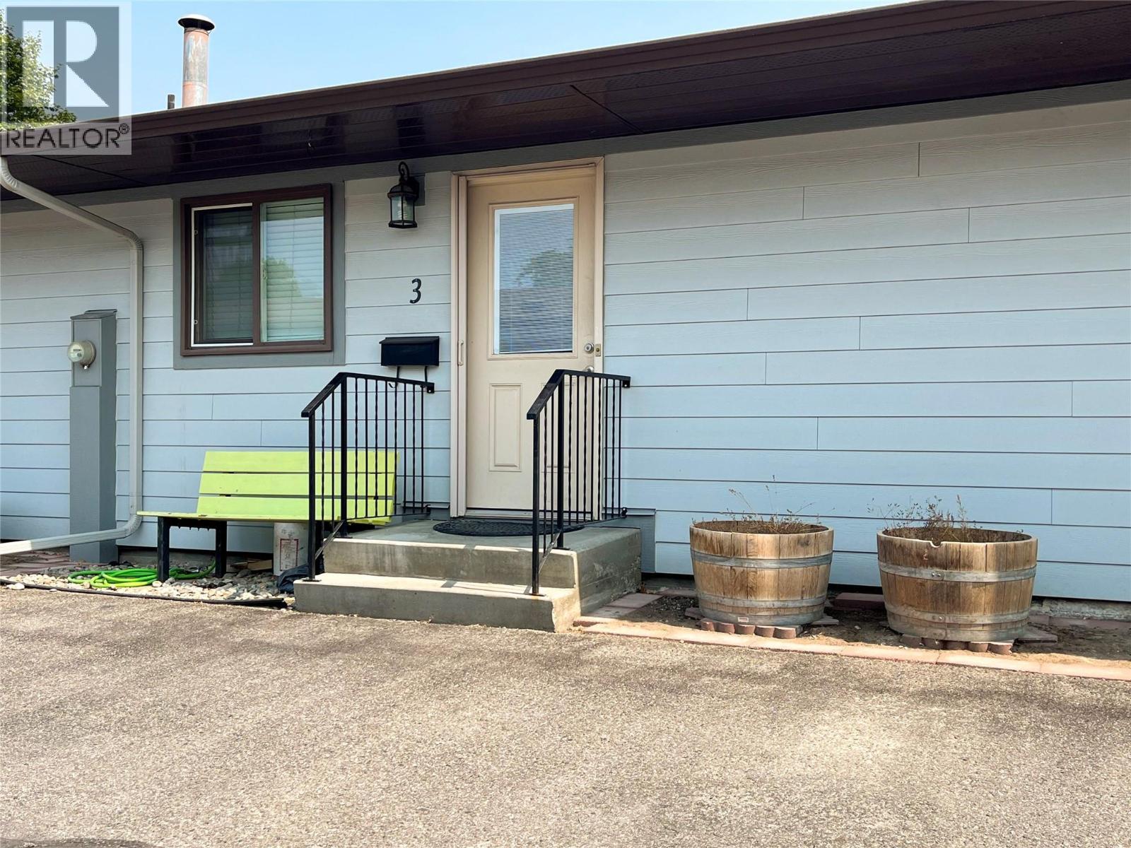 220 Prior Road S Unit# 3, Kelowna, BC - Outdoor With Exterior