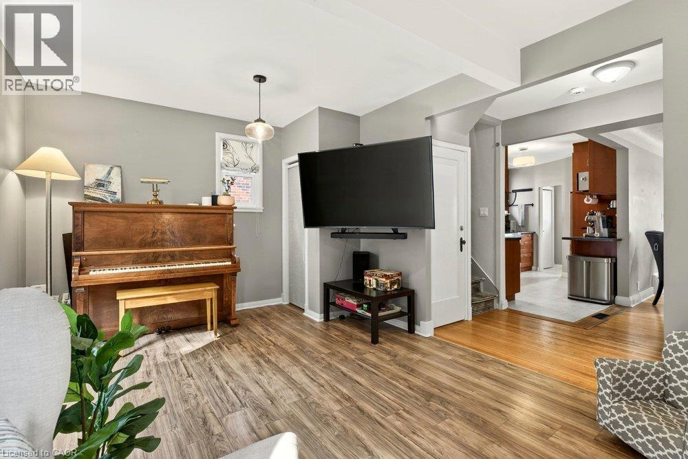 23 Kipling Road, Hamilton, ON - Indoor