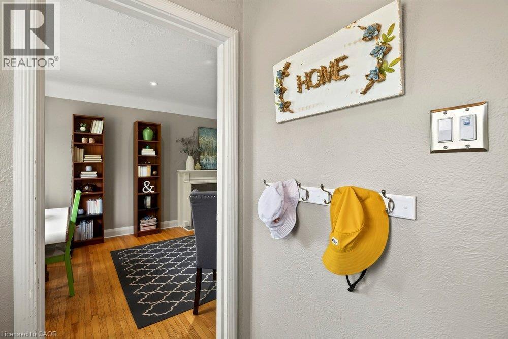 23 Kipling Road, Hamilton, ON - Indoor Photo Showing Other Room