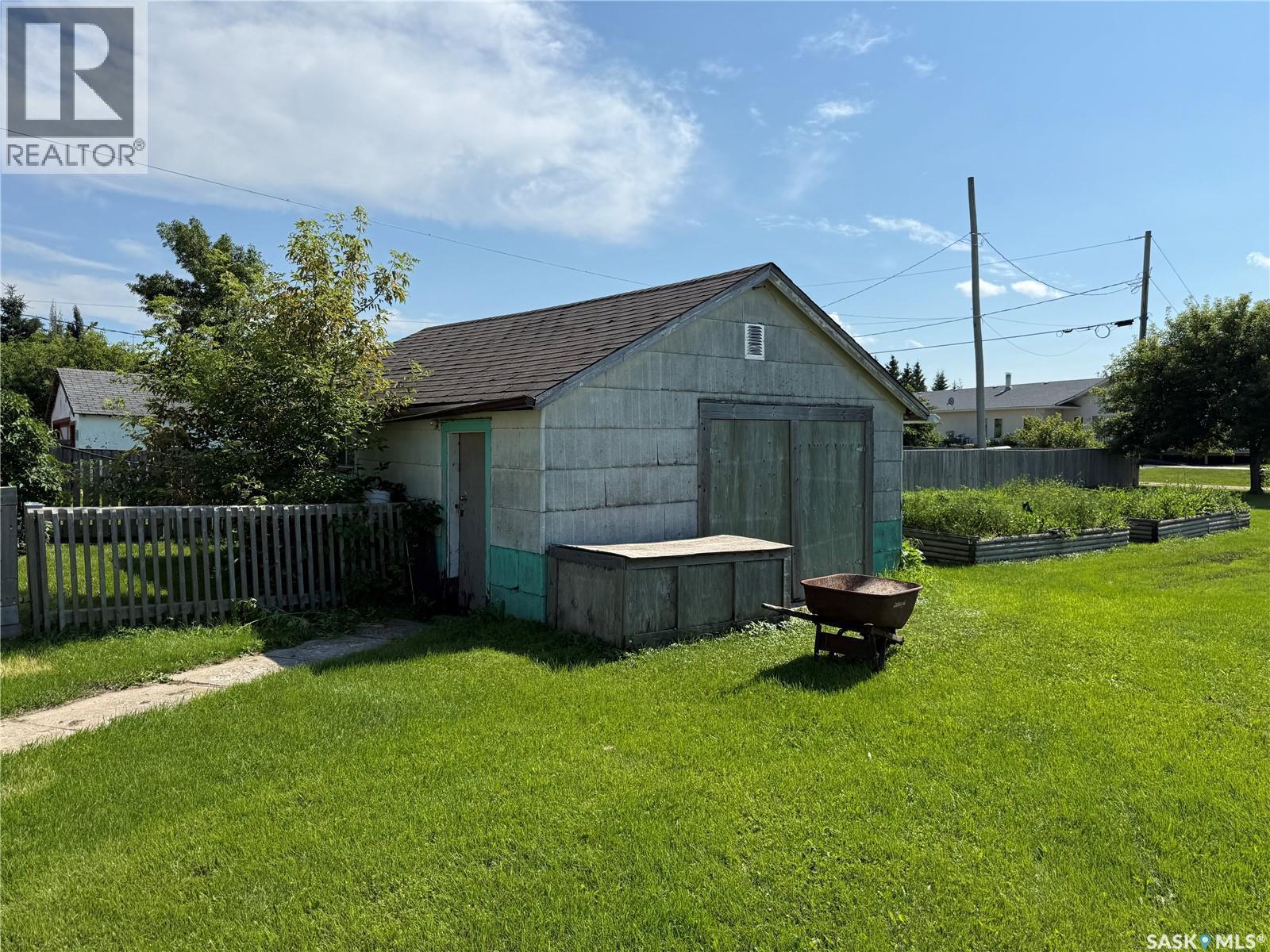 315 3Rd Avenue W, Debden, SK - Outdoor