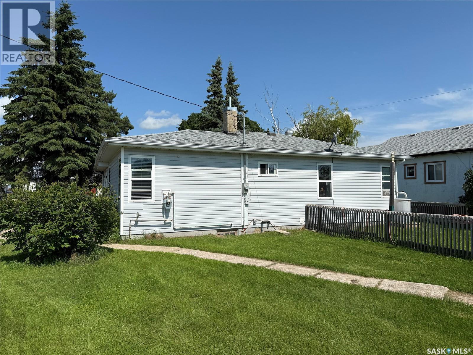 315 3Rd Avenue W, Debden, SK - Outdoor