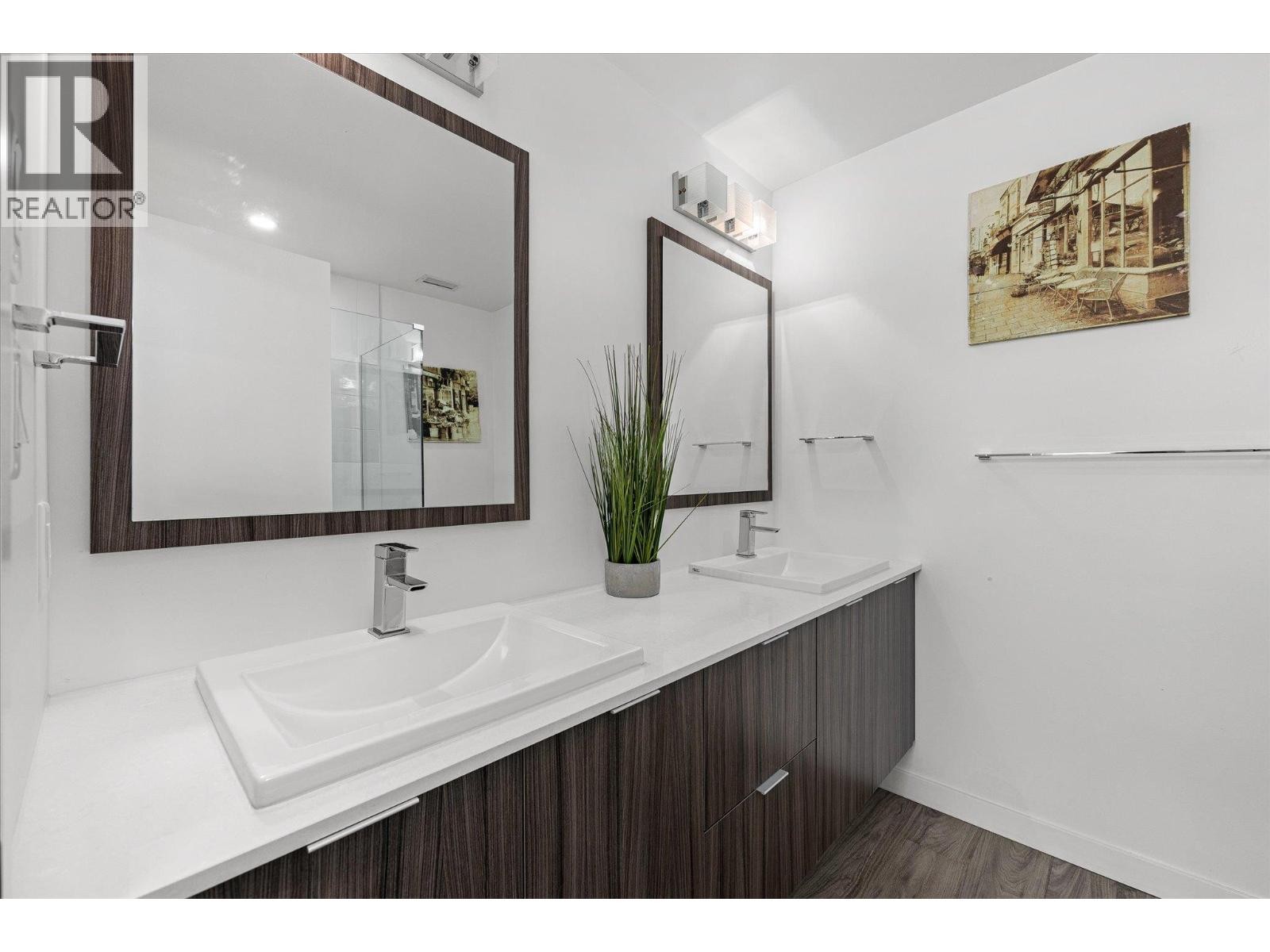 Primary ensuite - 1775 Chapman Place Unit# Ph06, Kelowna, BC