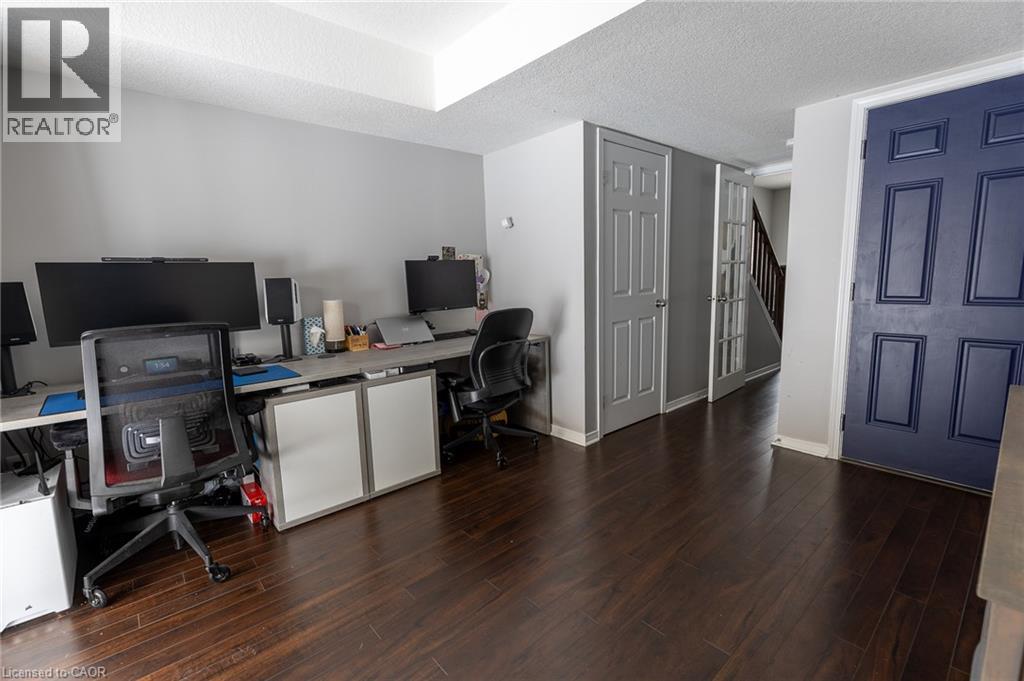 Hardwood flooring with a rich finish - 750 Lawrence Street Unit# 86, Cambridge, ON - Indoor