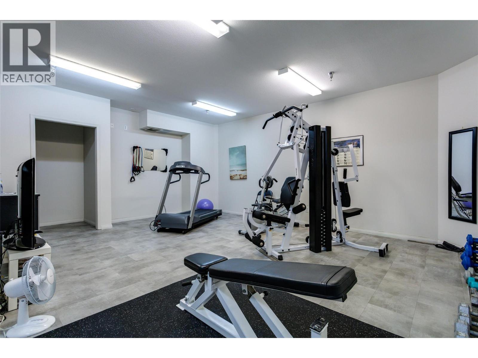 1962 Enterprise Way Unit# 401, Kelowna, BC - Indoor Photo Showing Gym Room