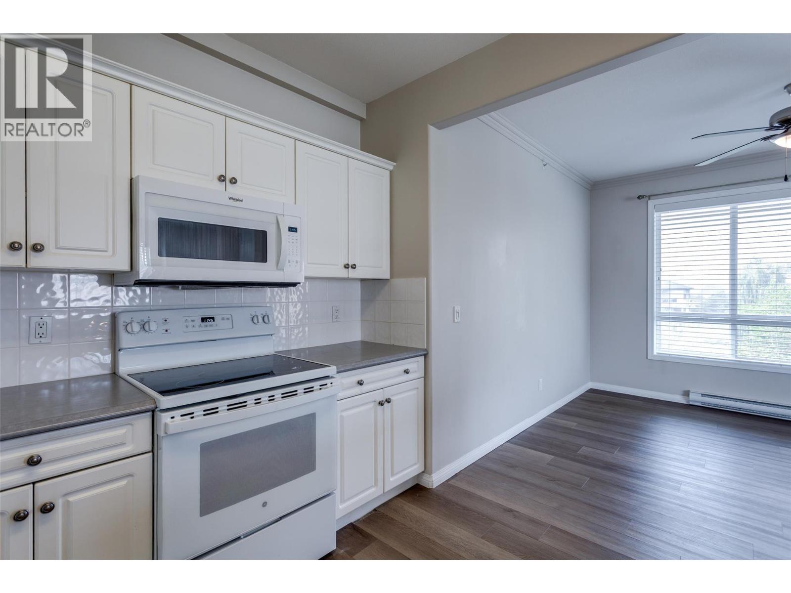 1962 Enterprise Way Unit# 401, Kelowna, BC - Indoor Photo Showing Kitchen