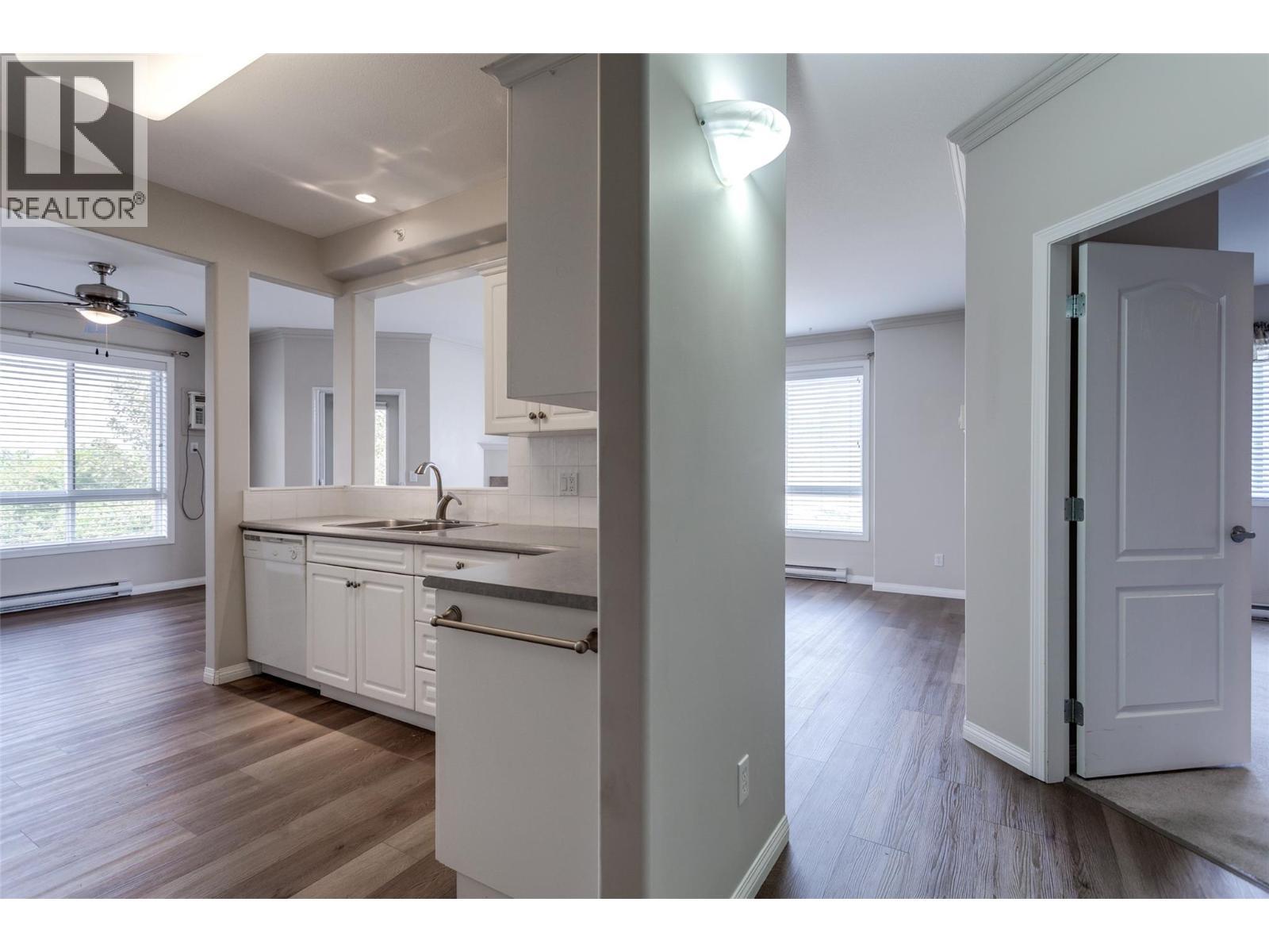 1962 Enterprise Way Unit# 401, Kelowna, BC - Indoor Photo Showing Kitchen