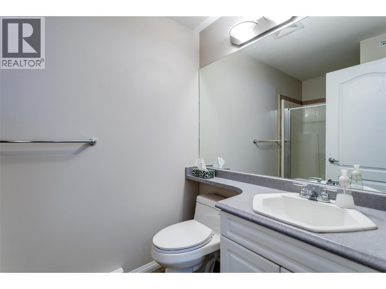 1962 Enterprise Way Unit# 401, Kelowna, BC - Indoor Photo Showing Bathroom