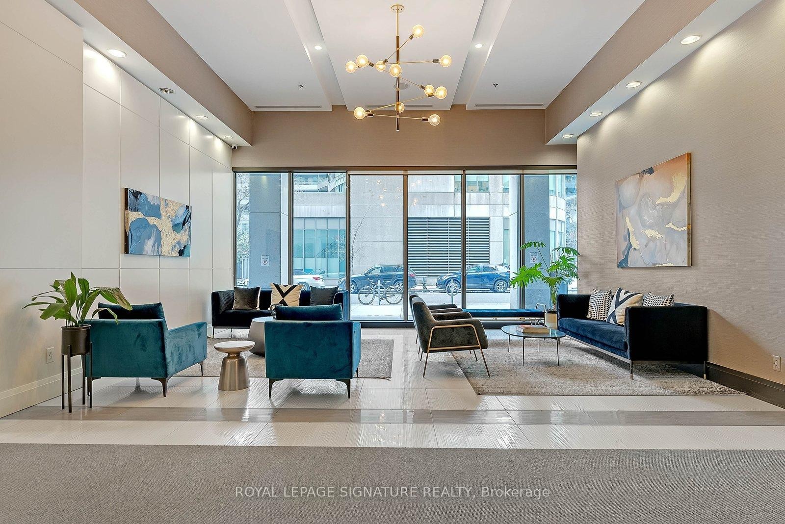 801-19 Grand Trunk Crescent, Toronto, ON - Indoor Photo Showing Other Room