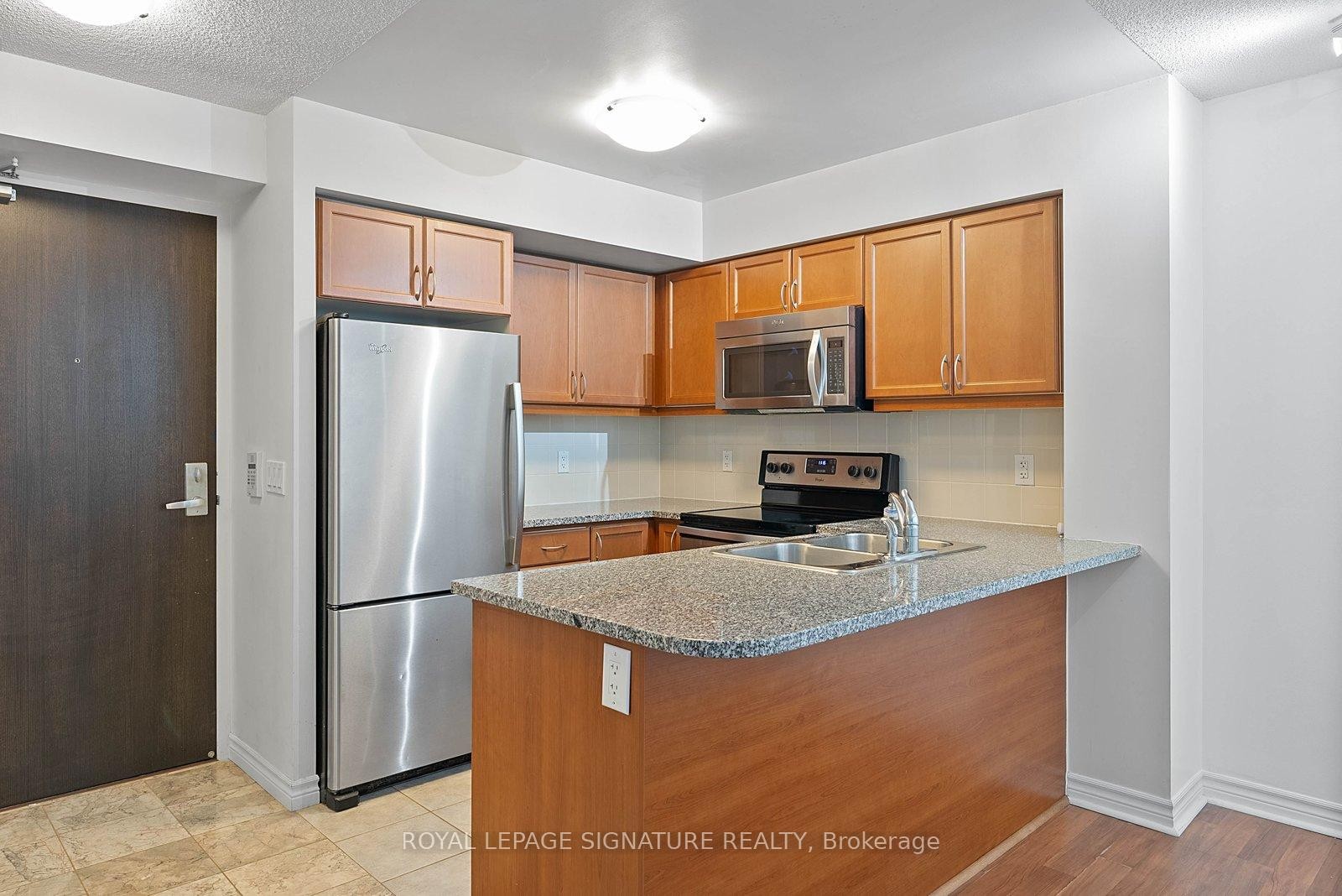801-19 Grand Trunk Crescent, Toronto, ON - Indoor Photo Showing Kitchen With Double Sink