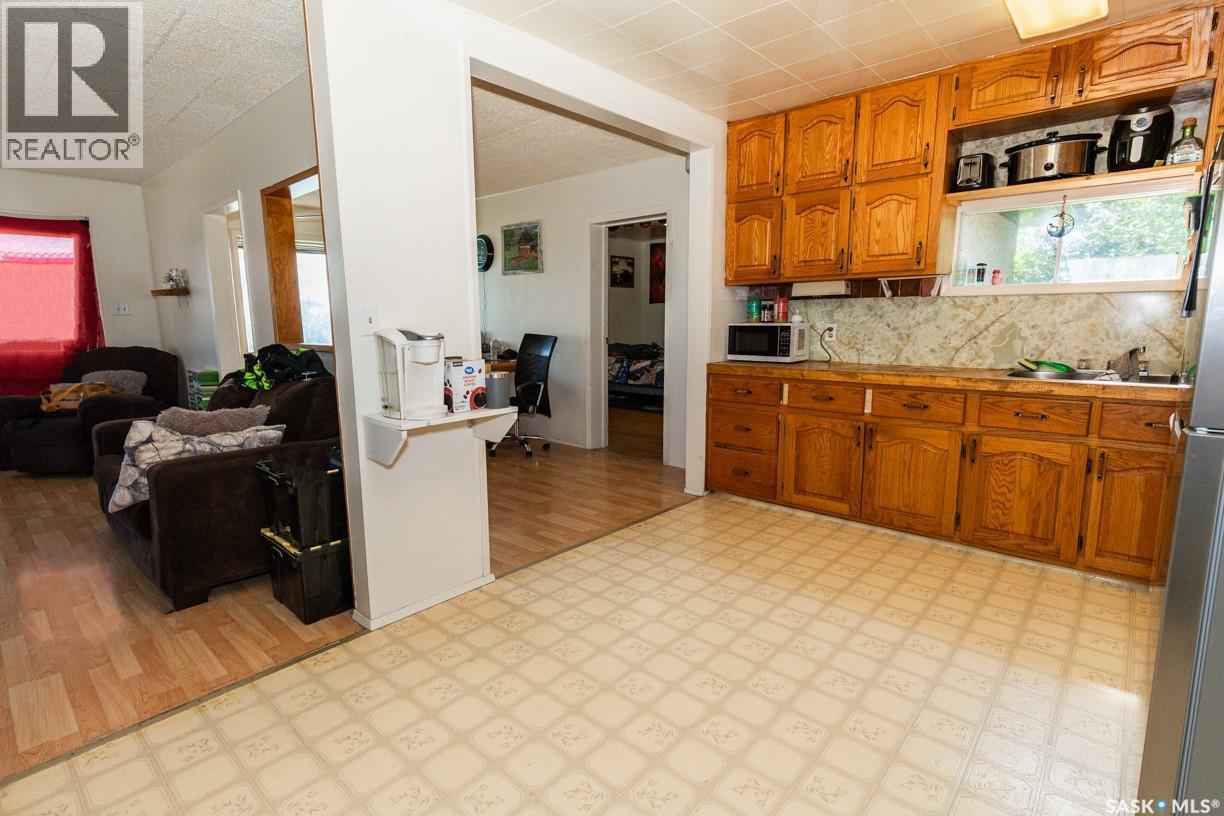315 Atlantic Avenue, Kerrobert, SK - Indoor