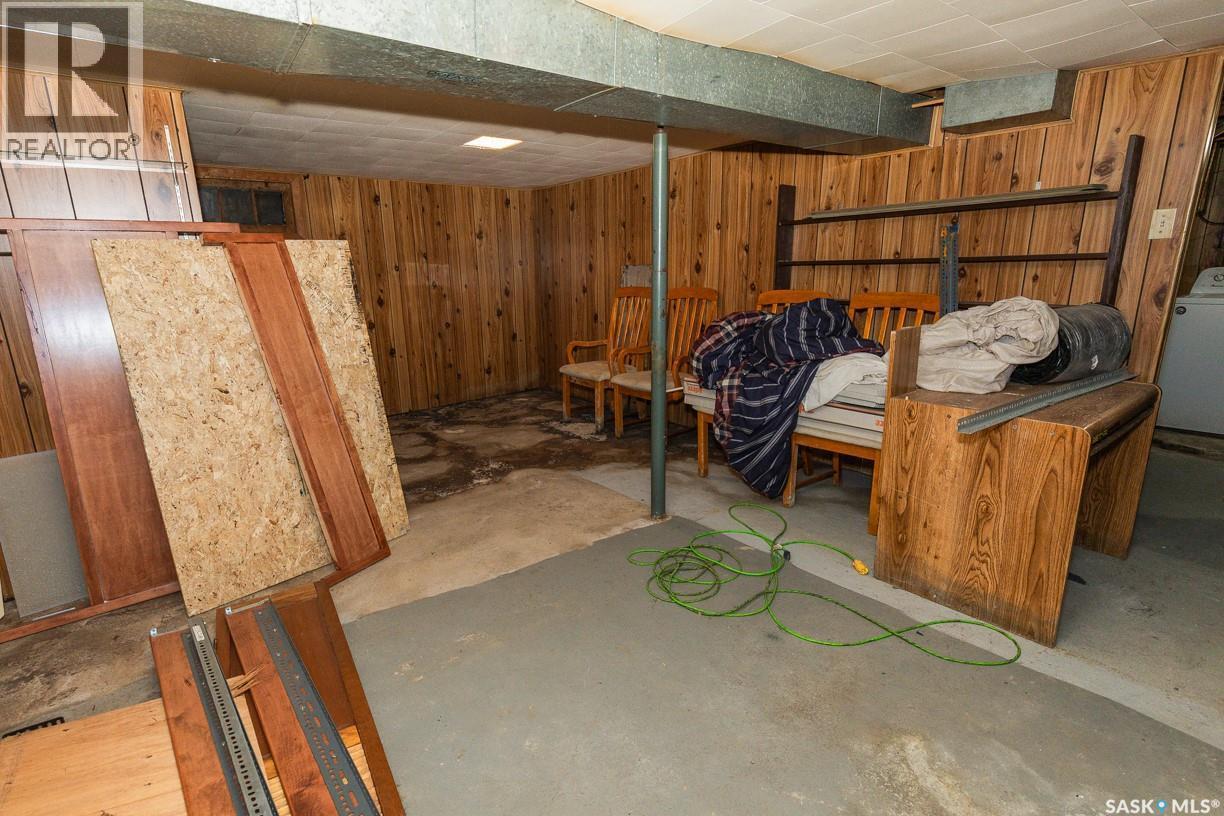 315 Atlantic Avenue, Kerrobert, SK - Indoor