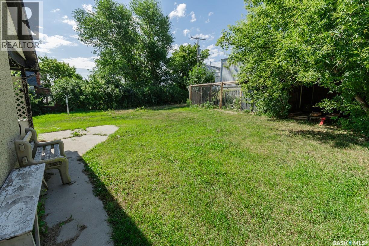 315 Atlantic Avenue, Kerrobert, SK - Outdoor