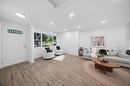 324 Yale Ave, Winnipeg, MB  - Indoor Photo Showing Living Room 