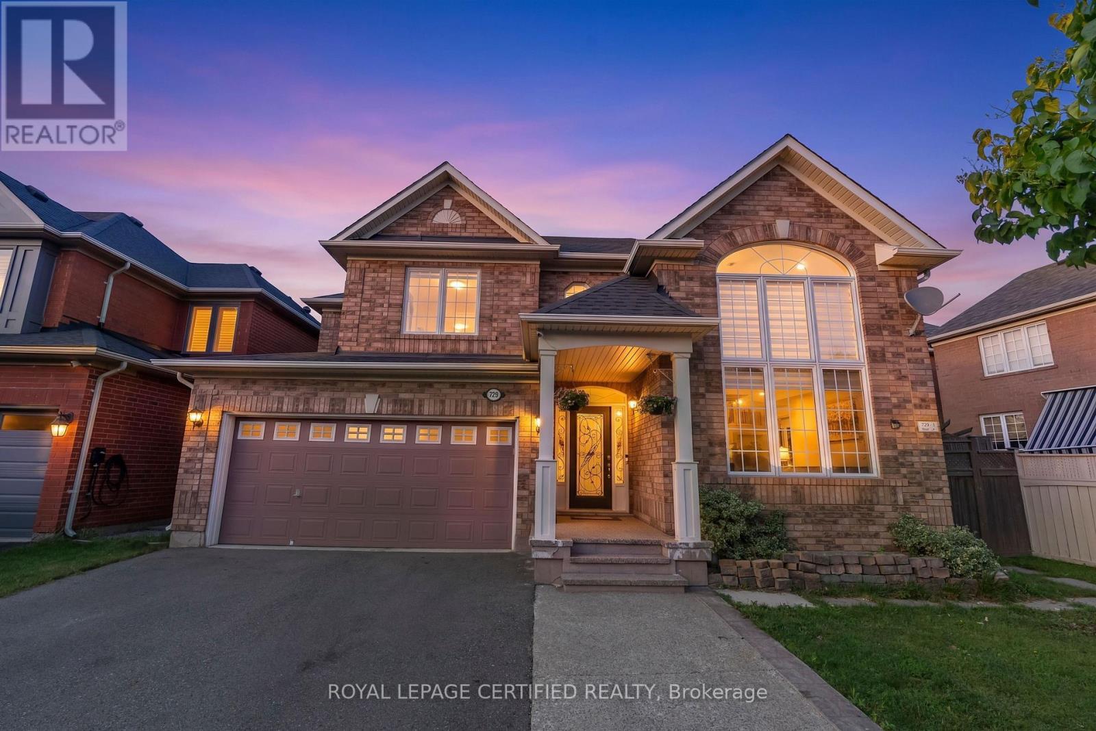 729 Turrell Crescent, Milton, ON - Outdoor With Facade
