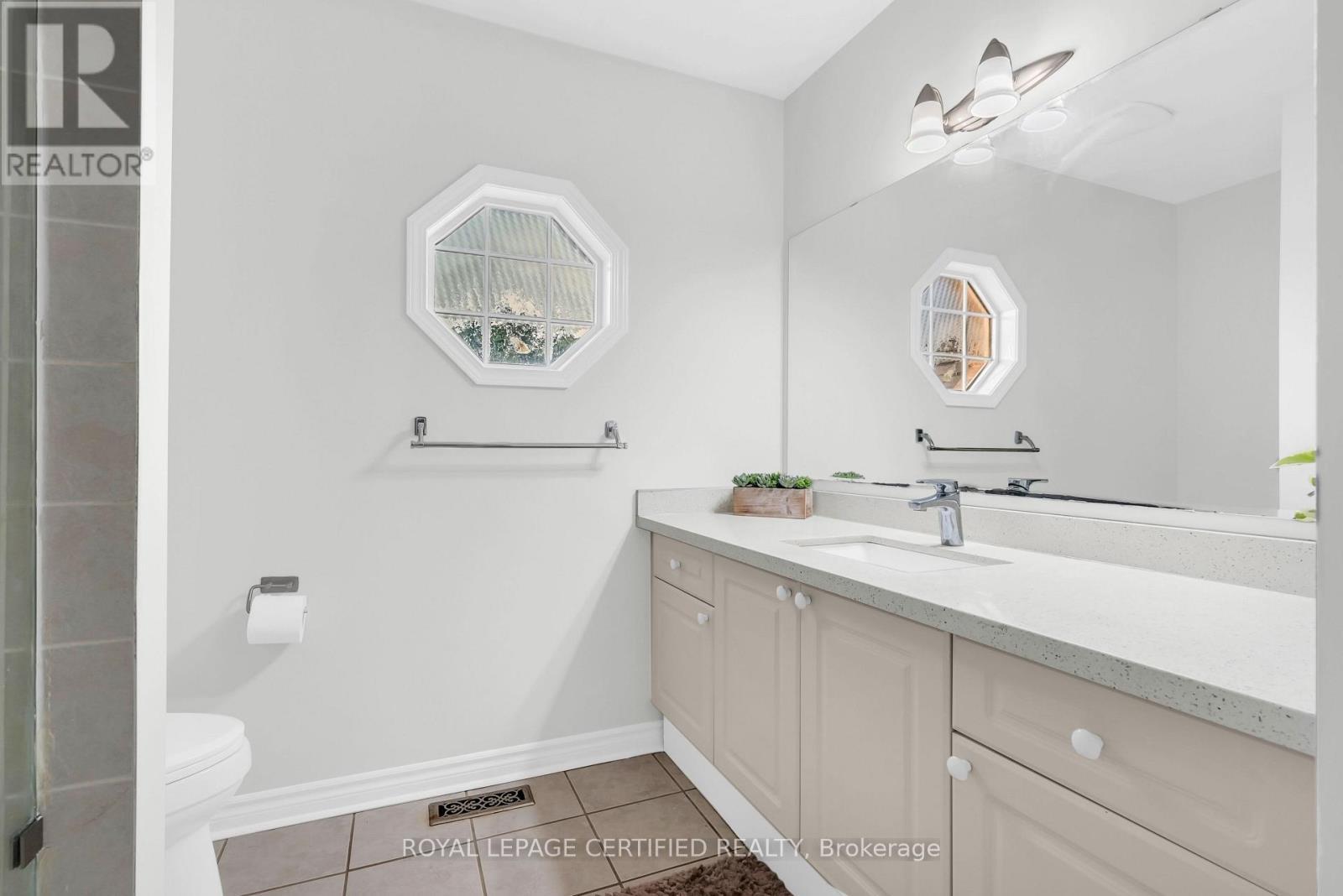 729 Turrell Crescent, Milton, ON - Indoor Photo Showing Bathroom
