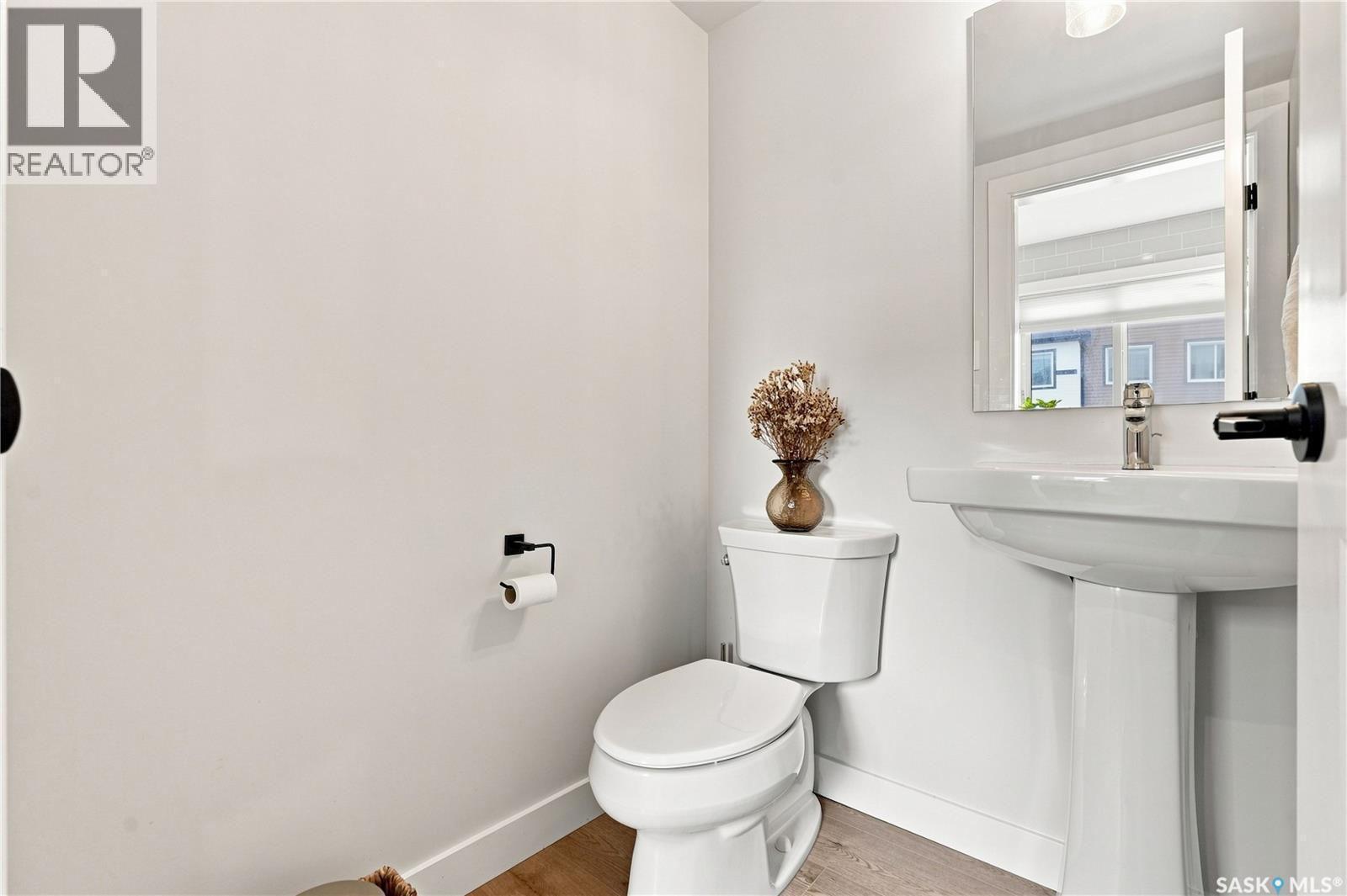12 651 Dubois Crescent, Saskatoon, SK - Indoor Photo Showing Bathroom