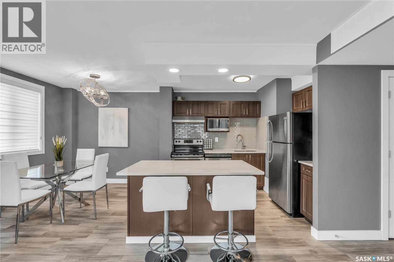 1606 320 5Th Avenue N, Saskatoon, SK - Indoor