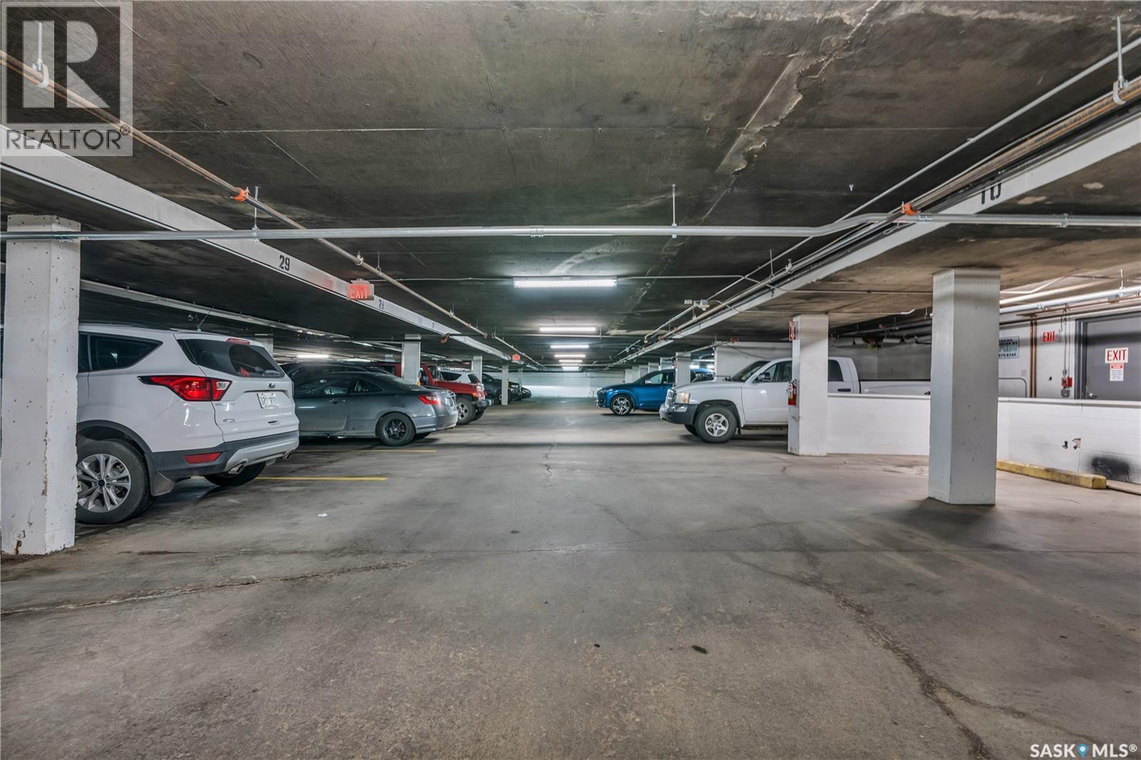 1606 320 5Th Avenue N, Saskatoon, SK - Indoor Photo Showing Garage