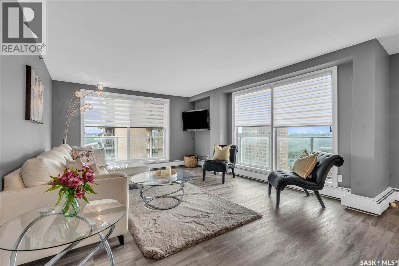 1606 320 5Th Avenue N, Saskatoon, SK - Indoor