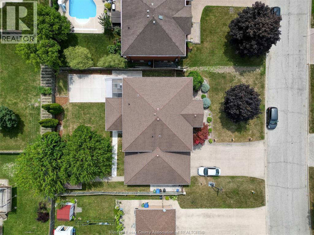2350 Docherty Drive, Tecumseh, ON - Outdoor