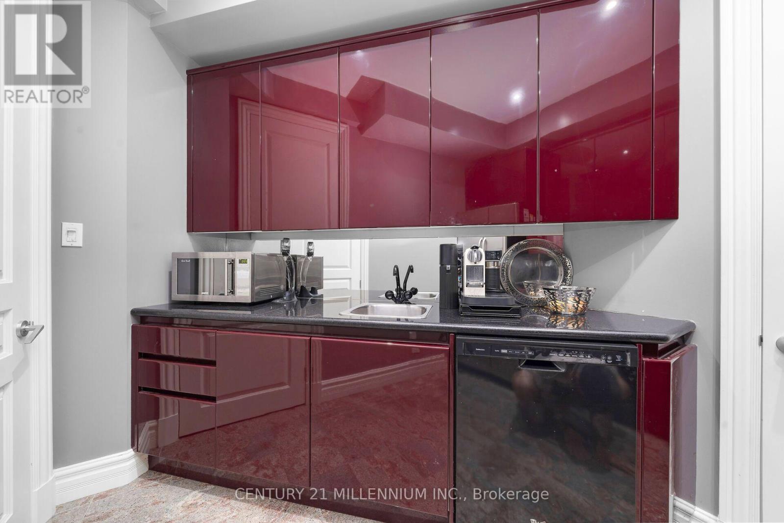 9135 Sideroad 24 Side Road, Erin, ON - Indoor Photo Showing Kitchen