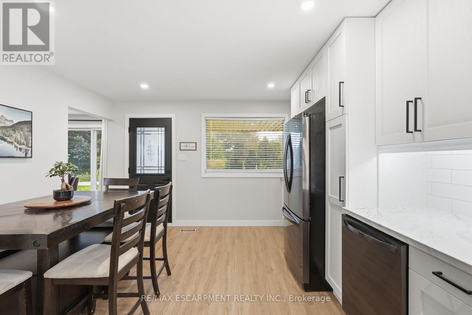 10 Taylor Crescent, Hamilton, ON - Indoor Photo Showing Dining Room