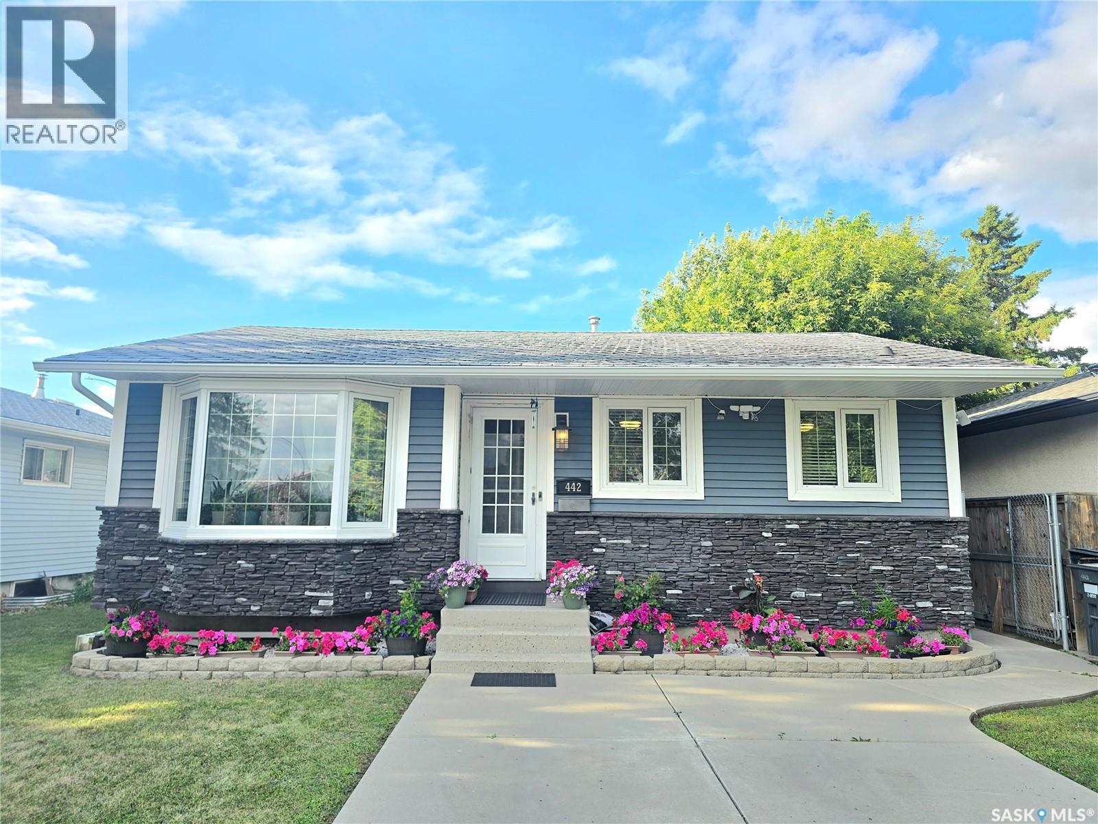 442 Douglas Crescent, Saskatoon, SK - Outdoor