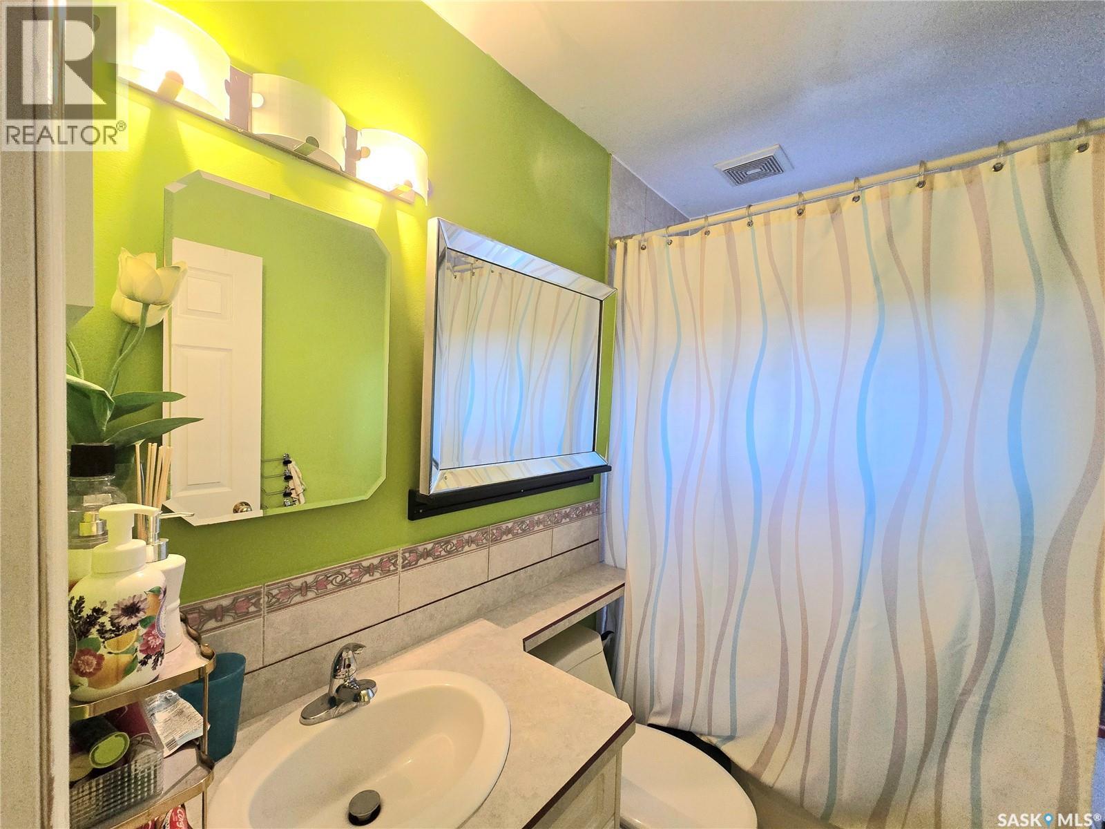 442 Douglas Crescent, Saskatoon, SK - Indoor Photo Showing Bathroom