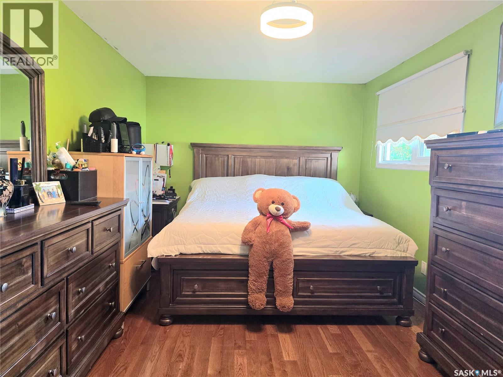 442 Douglas Crescent, Saskatoon, SK - Indoor Photo Showing Bedroom