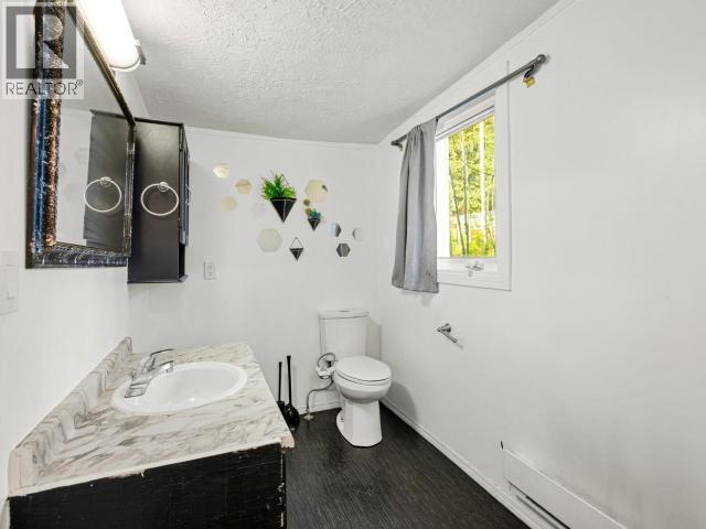 200-26 Azure Road, Whitehorse, YT - Indoor Photo Showing Bathroom