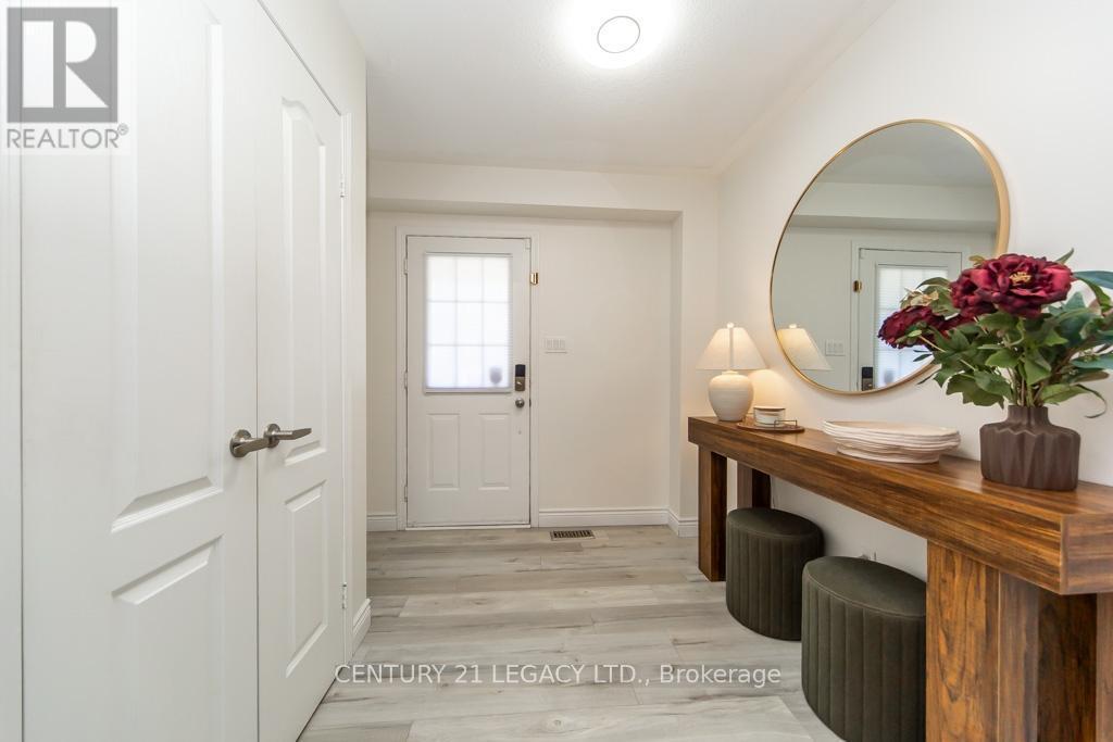 44 Tincomb Crescent, Whitby, ON