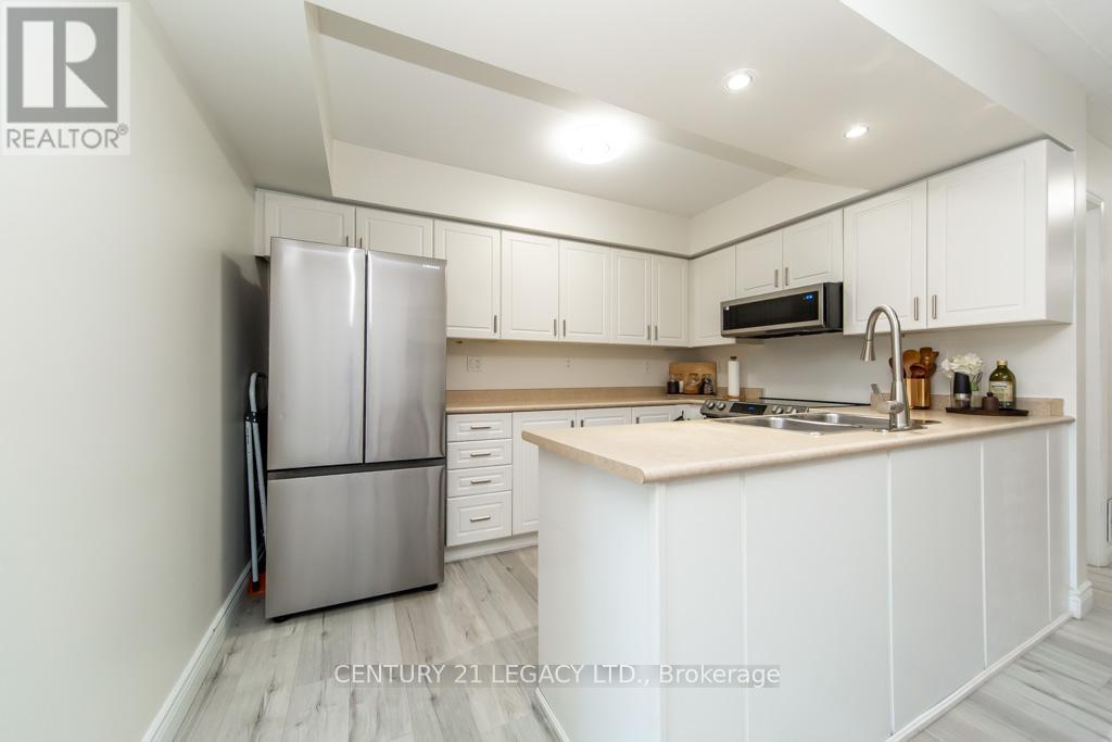 44 Tincomb Crescent, Whitby, ON