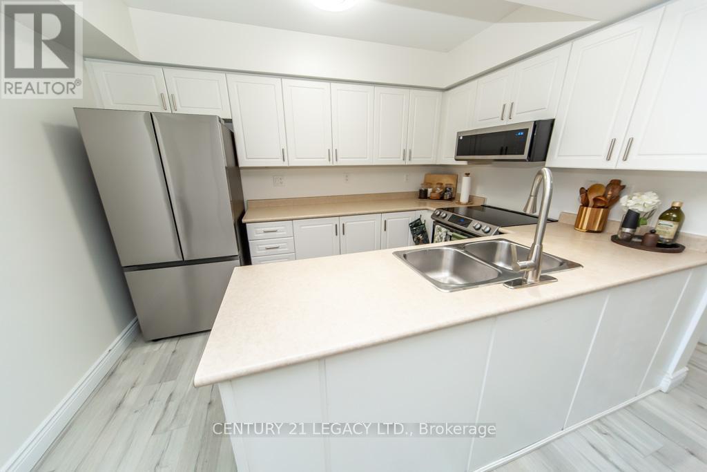 44 Tincomb Crescent, Whitby, ON