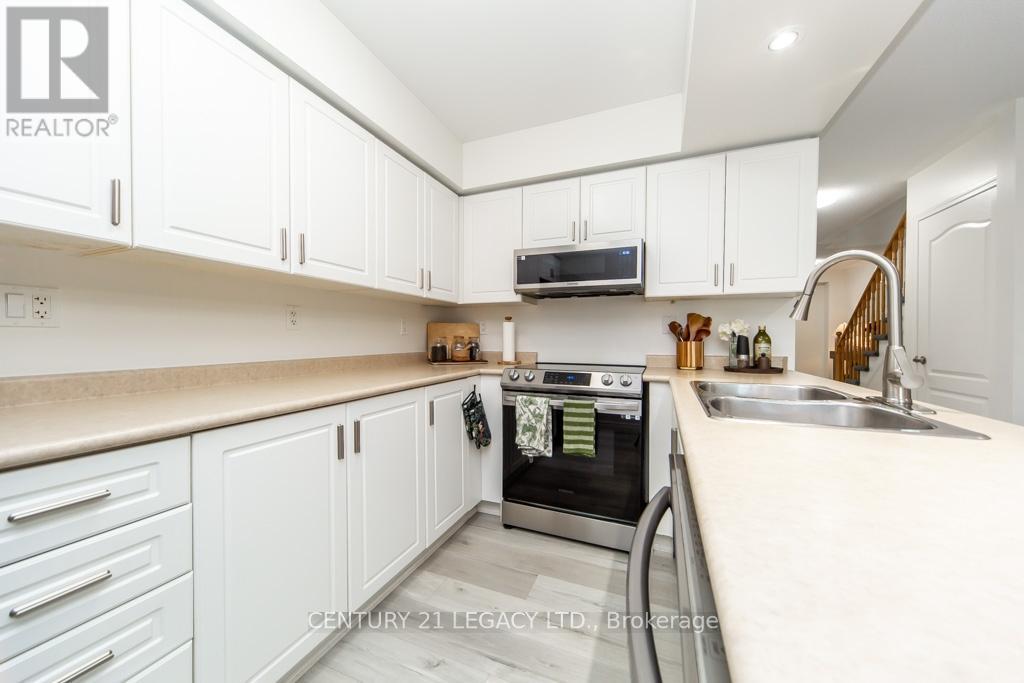 44 Tincomb Crescent, Whitby, ON