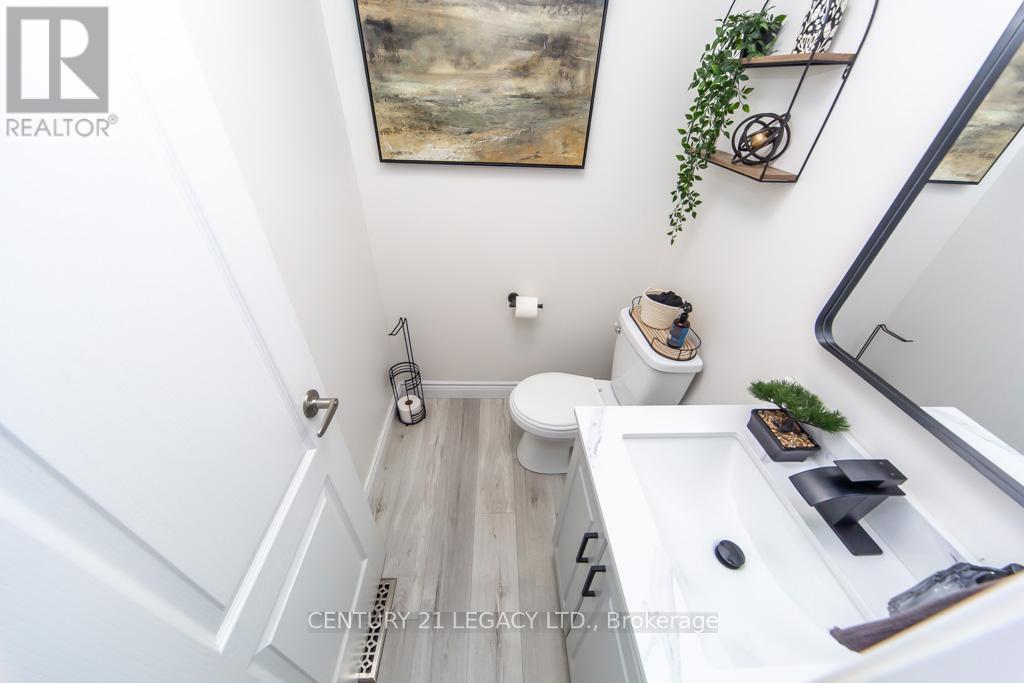 44 Tincomb Crescent, Whitby, ON