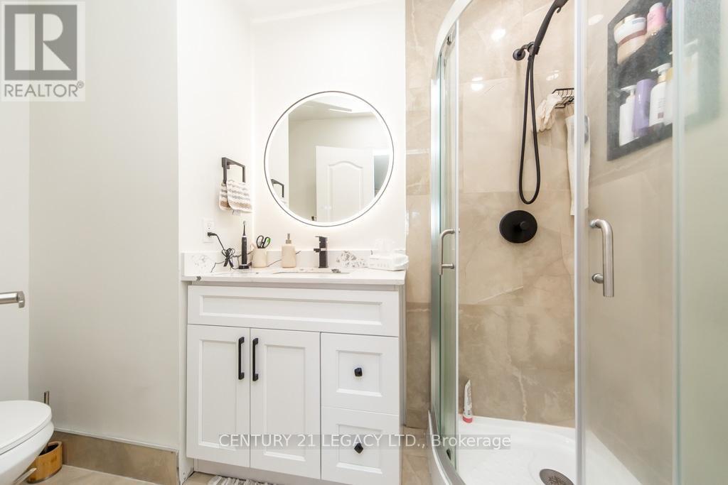 44 Tincomb Crescent, Whitby, ON