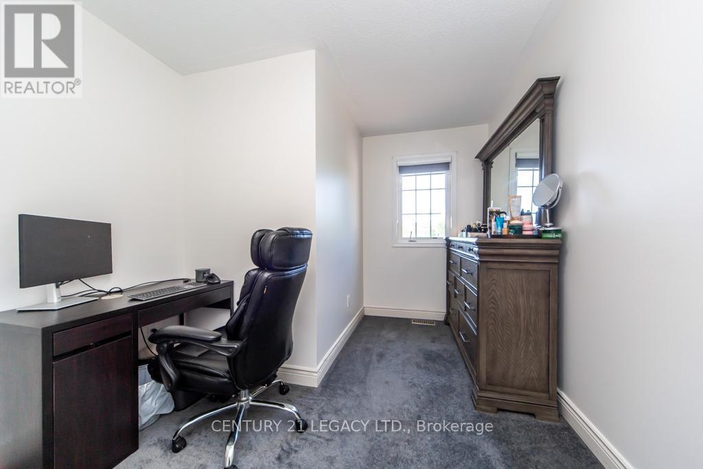 44 Tincomb Crescent, Whitby, ON