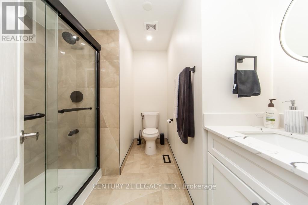 44 Tincomb Crescent, Whitby, ON