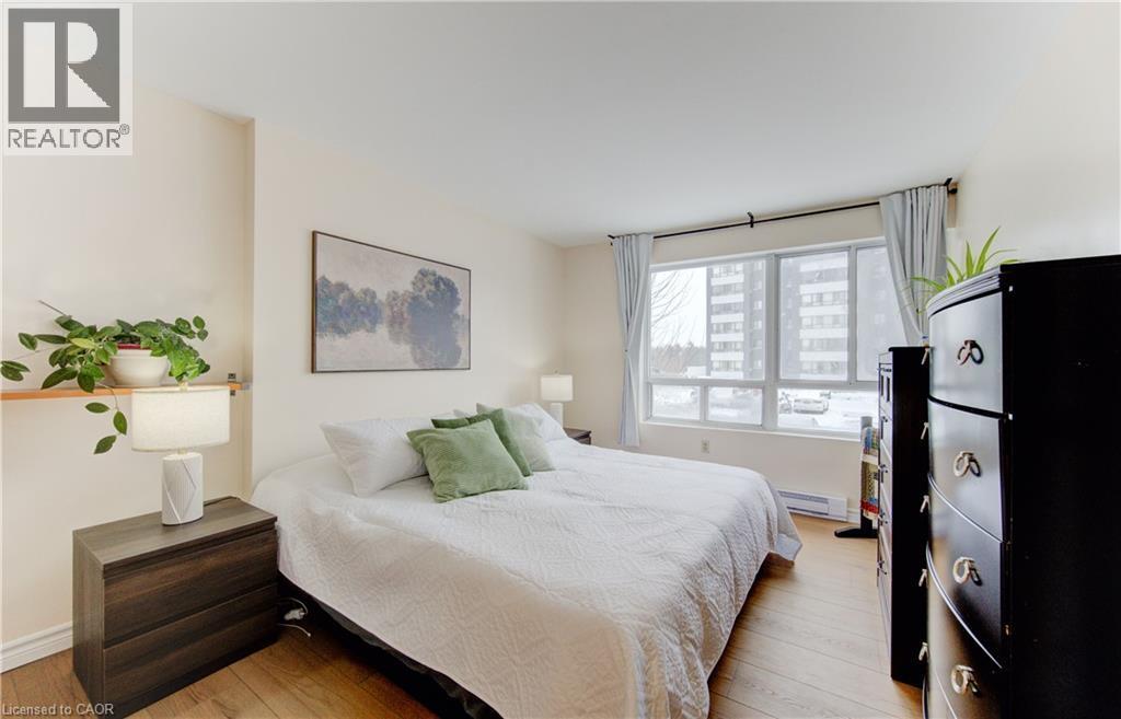 65 Highland Crescent Unit# 204, Kitchener, ON - Indoor Photo Showing Bedroom