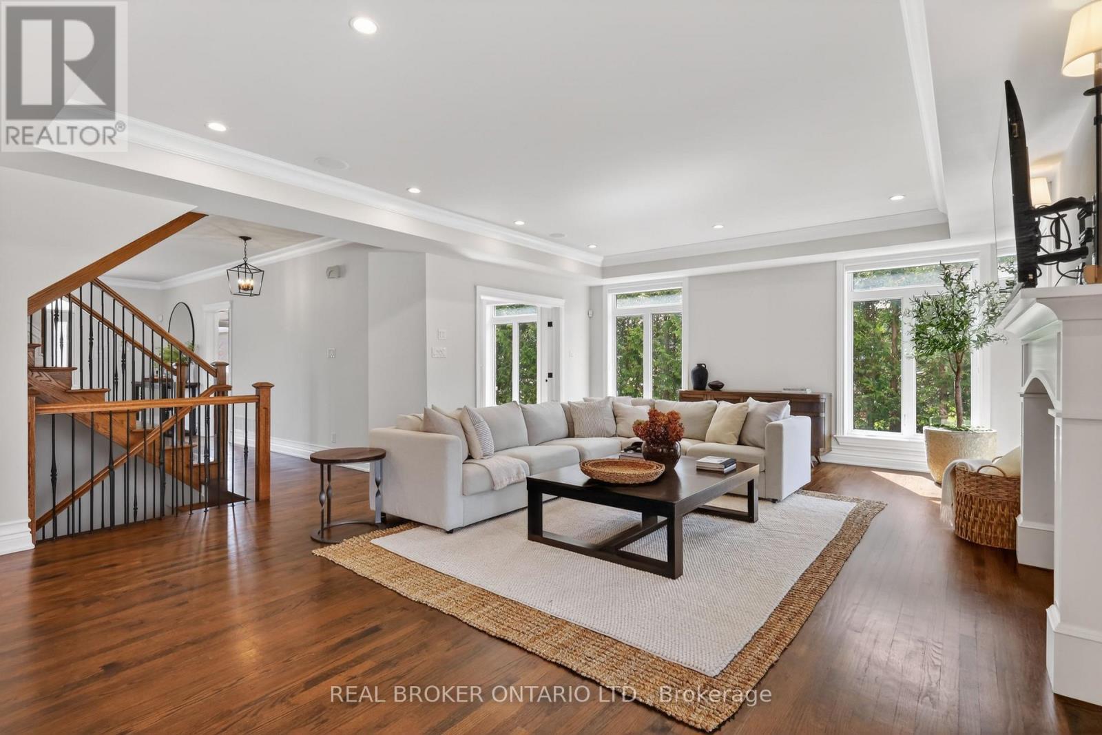 465 Lockmaster Crescent, Ottawa, ON - Indoor Photo Showing Living Room
