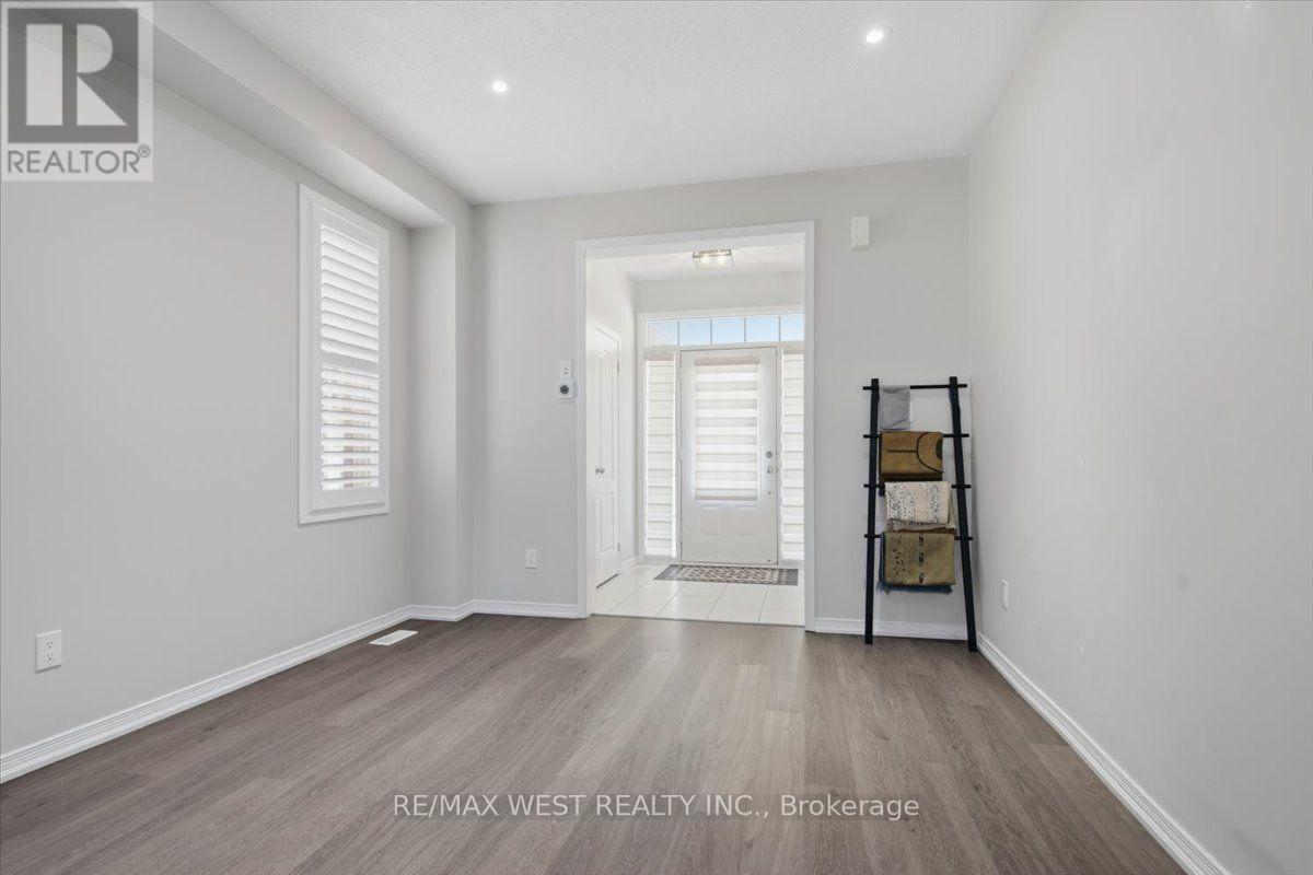 29 Stockell Crescent, Ajax, ON - Indoor Photo Showing Other Room
