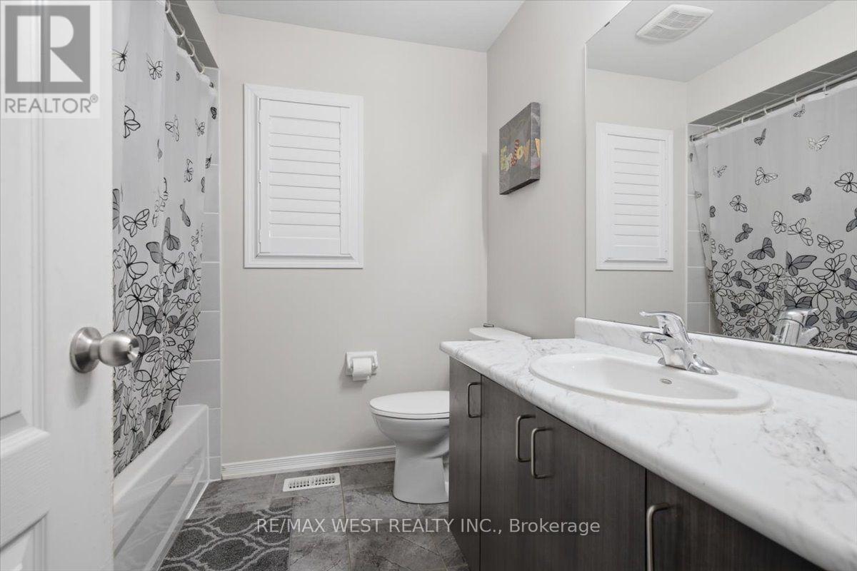 29 Stockell Crescent, Ajax, ON - Indoor Photo Showing Bathroom