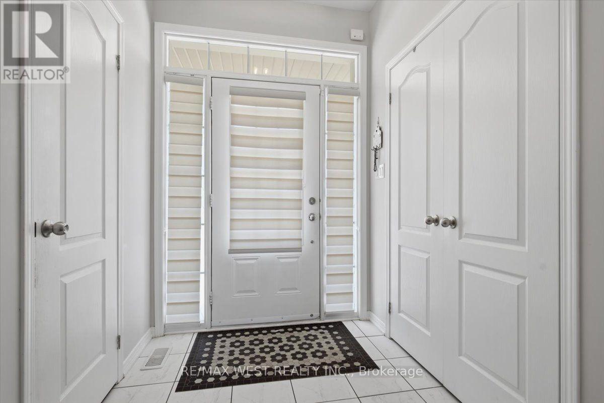 29 Stockell Crescent, Ajax, ON - Indoor Photo Showing Other Room