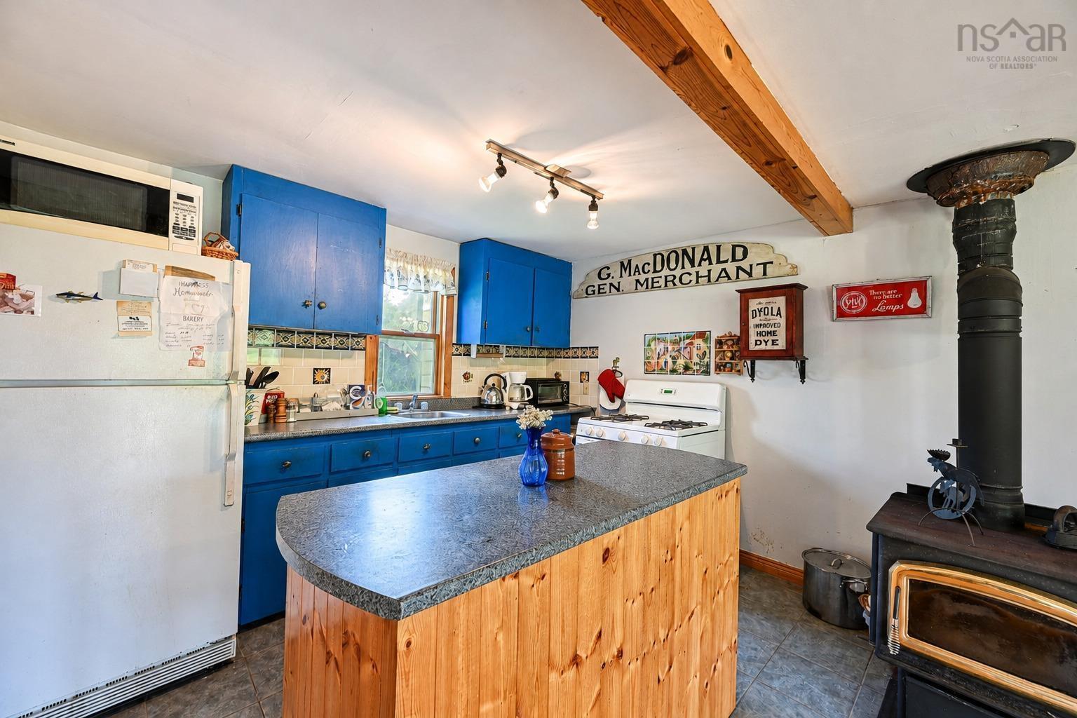 1251 White Point Rd, Smelt Brook, NS - Indoor Photo Showing Kitchen