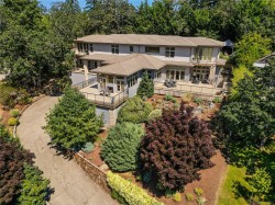 908 Cobblestone Lane Saanich, BC V8Y 3G3